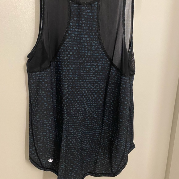 Lululemon tank top w mesh back, super comfortable. worn a few times - Picture 1 of 2